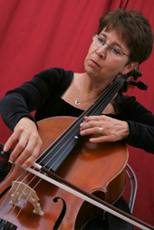 Woman cellist image