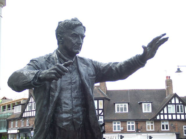 Ralph Vaughan Williams statue, Dorking, UK (image)