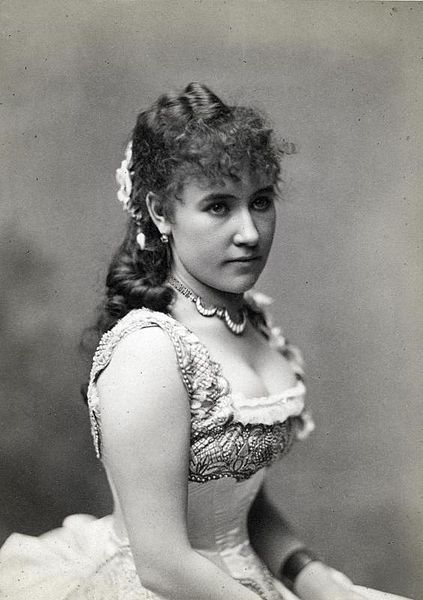 Bianca Bianchi as Violetta Valery in Verdi's La Traviata (image)