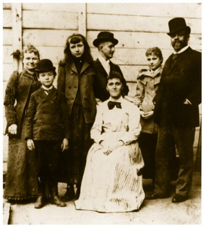 Antonin Dvorak and his family in United States, 1893 (image)