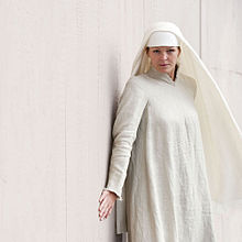 Elin Rombo as Sister Blanche (Dialogues of the Carmelites 2011 production) (image)